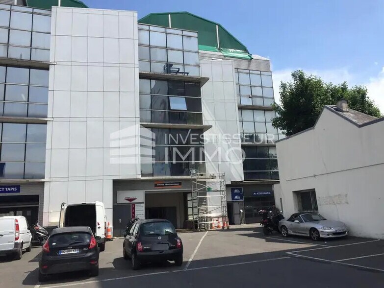Local d’activités dans Saint-Denis à louer - Photo de l’immeuble – Image 1 sur 11