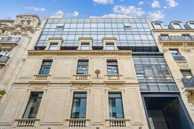 Plus de détails pour 37-39 Rue De Surène, Paris - Bureau à louer