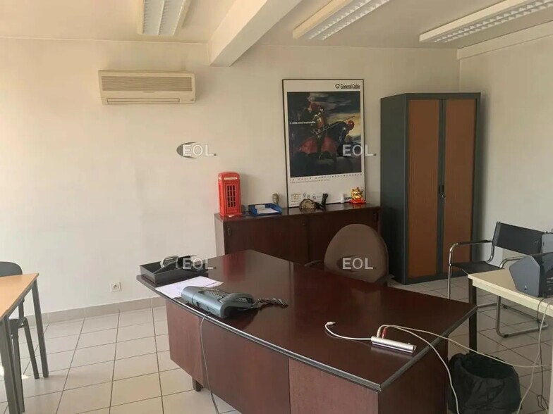 Industriel/Logistique dans Brie-Comte-Robert à vendre - Photo intérieure – Image 3 sur 4