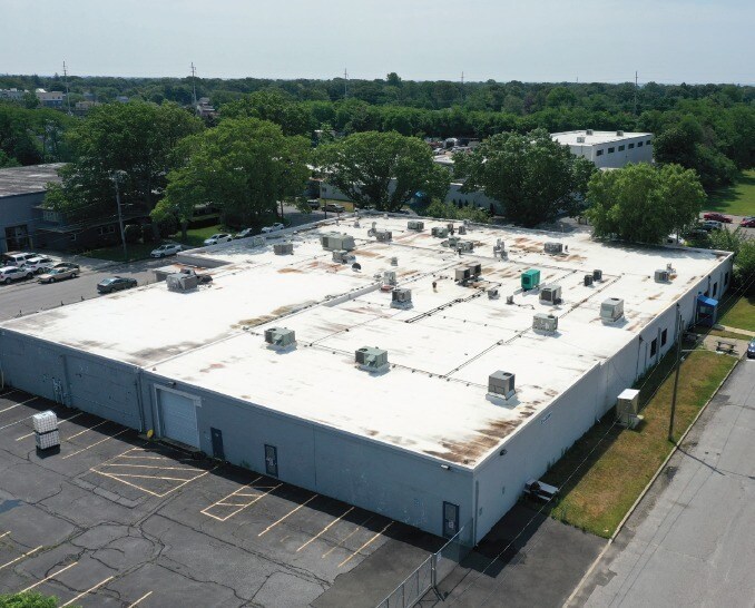 10 Edison St E, Amityville, NY à vendre - Photo principale – Image 1 sur 2