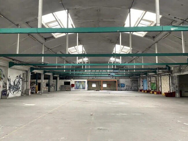 Plus de détails pour Bureau, Local d'activités à louer