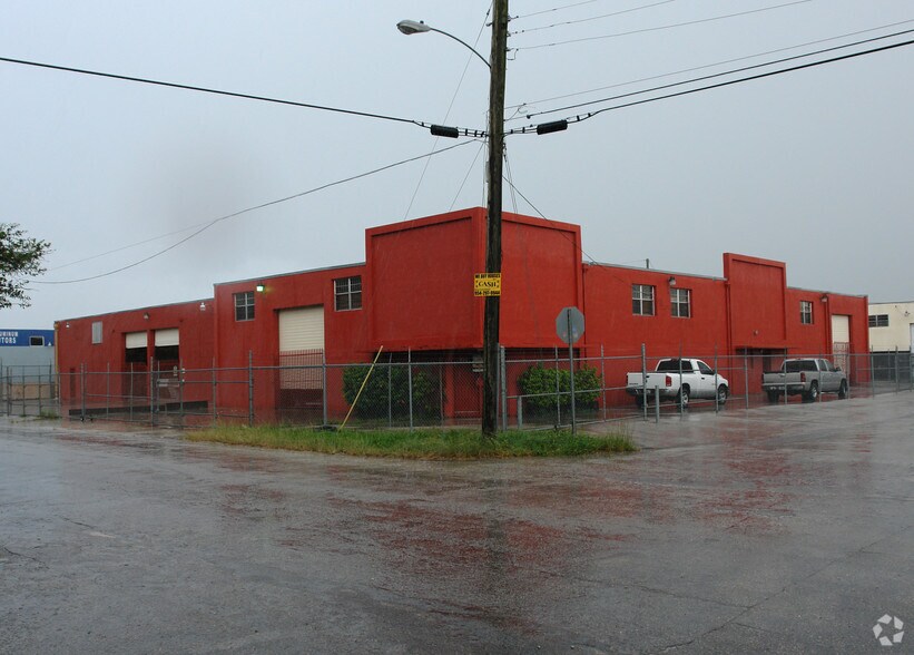 3090 NW 75th St, Miami, FL à vendre - Photo principale – Image 1 sur 2