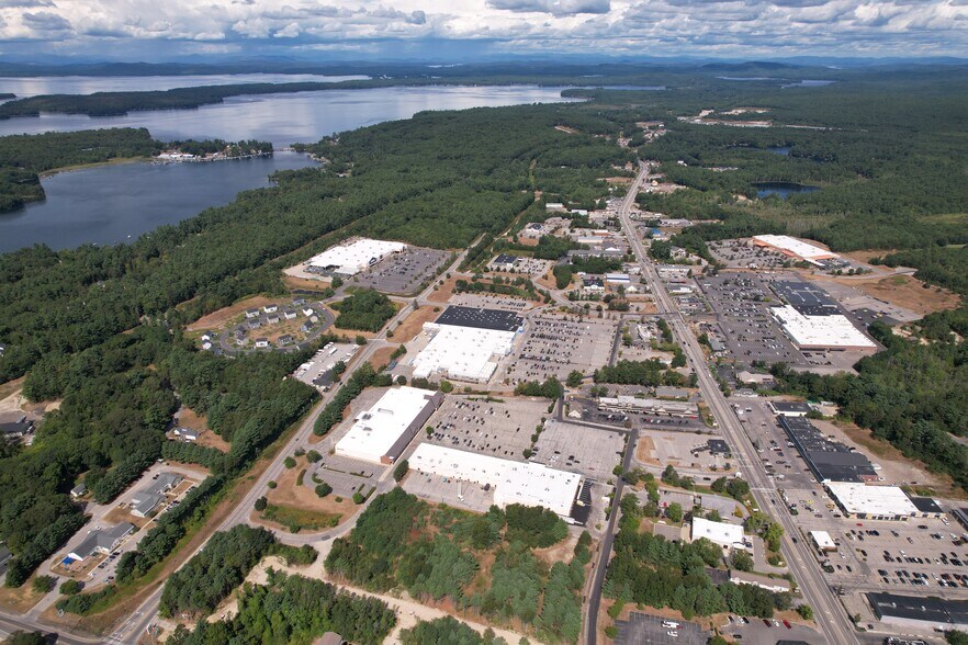 770 Roosevelt Trl, Windham, ME à louer - Photo de l’immeuble – Image 1 sur 4