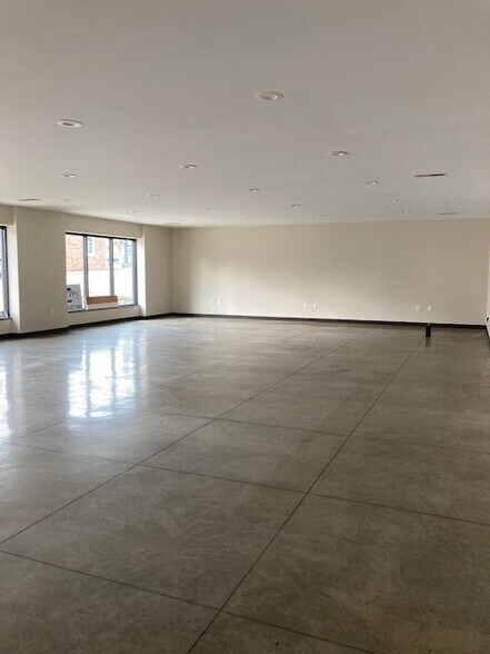 115 E Whiteside St, Columbia, IL à vendre - Photo intérieure – Image 3 sur 6