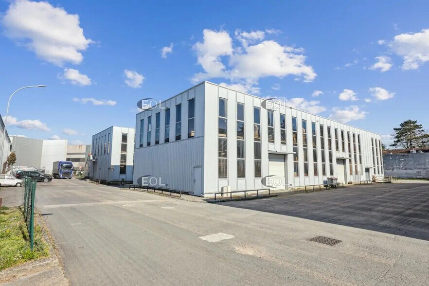 Local d'activités dans Les Loges-en-Josas à vendre - Photo de l’immeuble – Image 2 sur 10