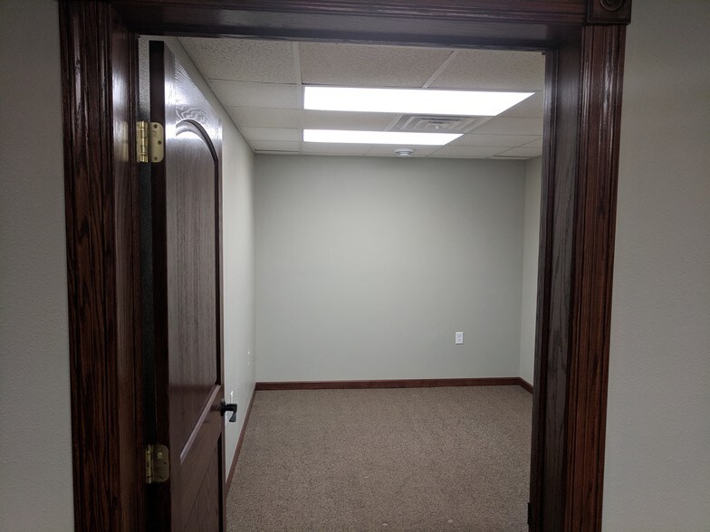 223 Central Ave W, Clarion, IA à vendre - Photo intérieure – Image 2 sur 11