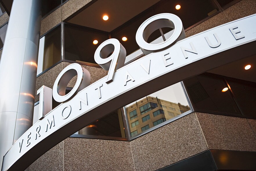 1090 Vermont Ave NW, Washington, DC à louer - Photo de l’immeuble – Image 2 sur 27