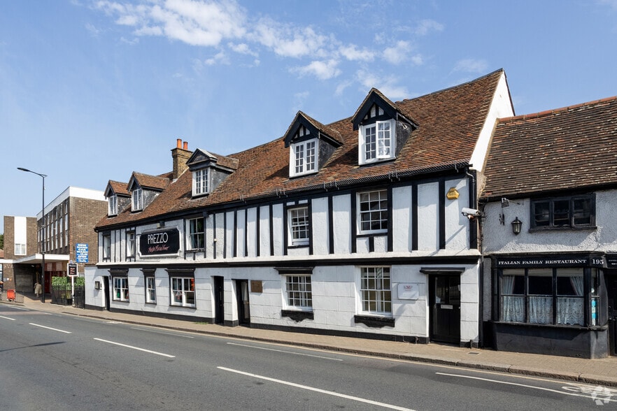 189 High St, Hornchurch à vendre - Photo principale – Image 1 sur 3