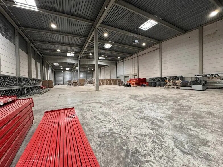 Industriel/Logistique dans Collégien à louer - Photo de l’immeuble – Image 1 sur 9