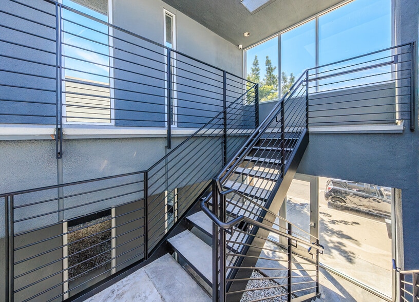 2330 Westwood Blvd, Los Angeles, CA à vendre - Photo de l’immeuble – Image 2 sur 15