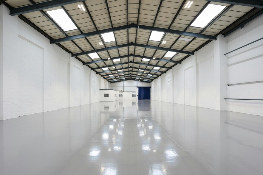 Shenstone Trading Estate, Halesowen à louer - Photo de l’immeuble – Image 1 sur 13
