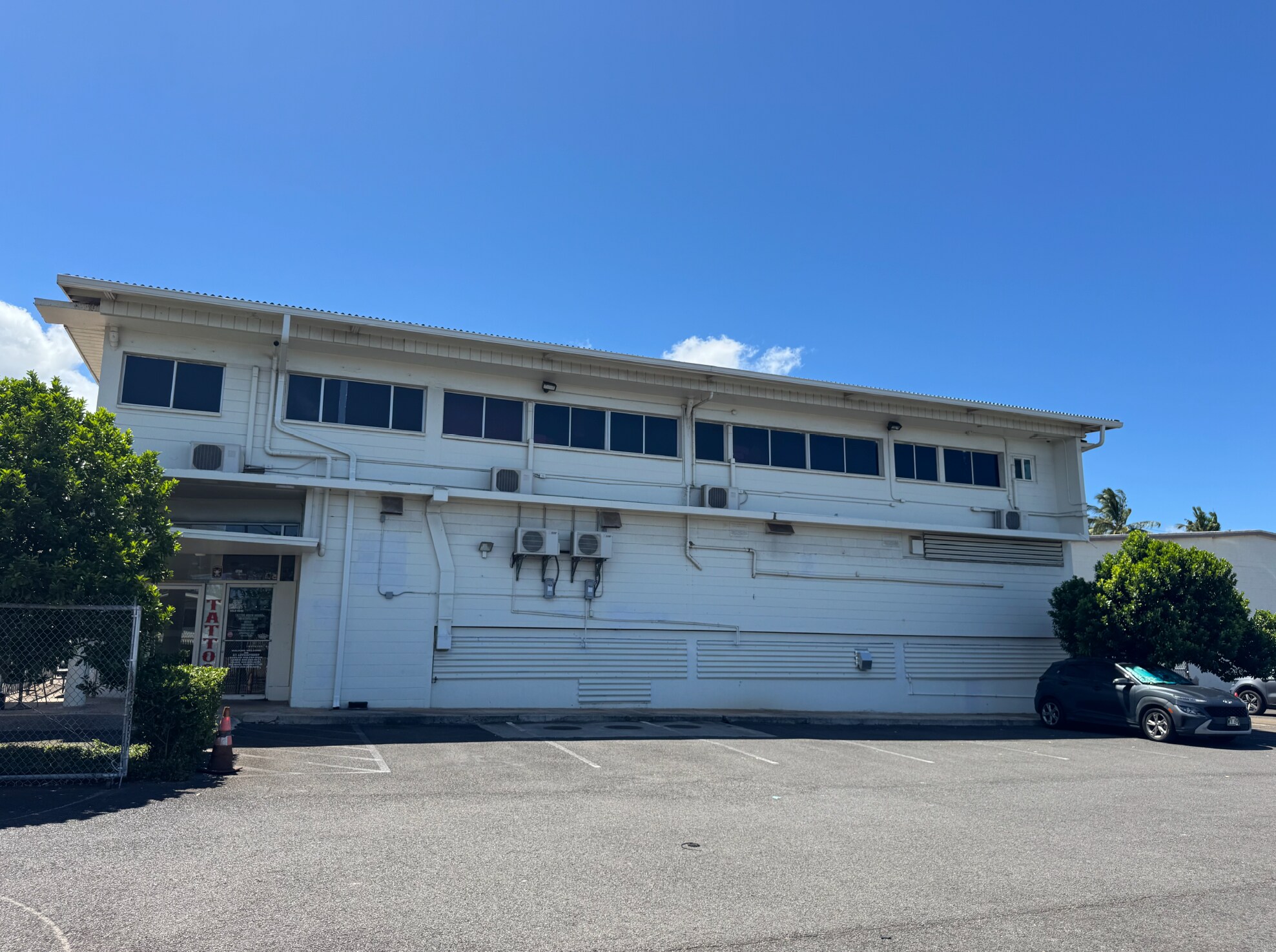 94-905-94-909 Waipahu St, Waipahu, HI à louer Photo de l’immeuble– Image 1 sur 6