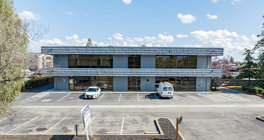 2470 S Winchester Blvd, Campbell, CA à vendre - Photo de l’immeuble – Image 1 sur 11