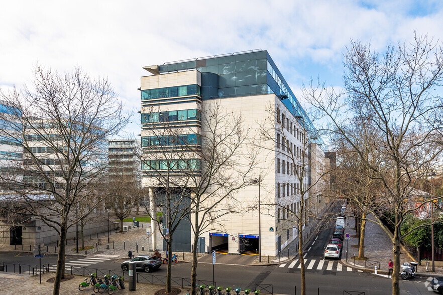 2-22 Place Des Vins De France, Paris à louer - Photo de l’immeuble – Image 3 sur 12