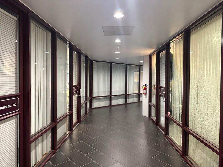 725 Kapiolani Blvd, Honolulu, HI à vendre - Photo intérieure – Image 2 sur 12