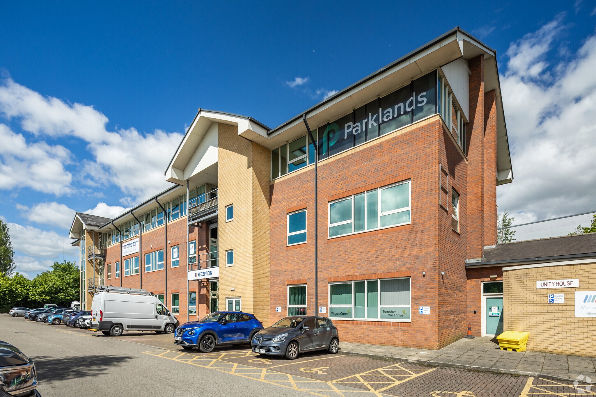 Westwood Park Dr, Wigan à louer Photo principale– Image 1 sur 3