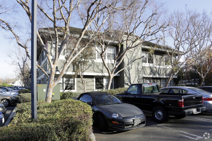 2900 Bristol St, Costa Mesa, CA à louer - Photo de l’immeuble – Image 3 sur 5