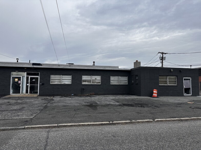 160 Marine St, Farmingdale, NY à louer - Photo de l’immeuble – Image 2 sur 3