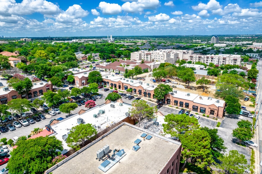 7959 Broadway St, San Antonio, TX à louer - Aérien – Image 2 sur 21