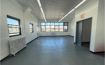 43-49 10th St, Long Island City, NY à louer Photo de l’immeuble– Image 1 sur 1