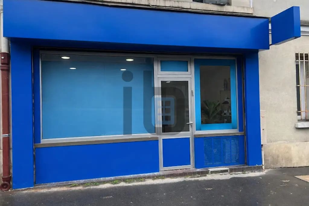 Local commercial dans Paris à louer Photo de l’immeuble– Image 1 sur 3