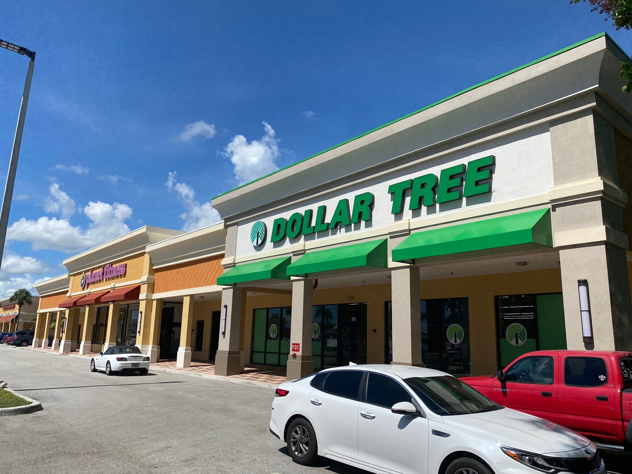 201-253 SW Monterey Rd, Stuart, FL à louer Photo principale– Image 1 sur 4