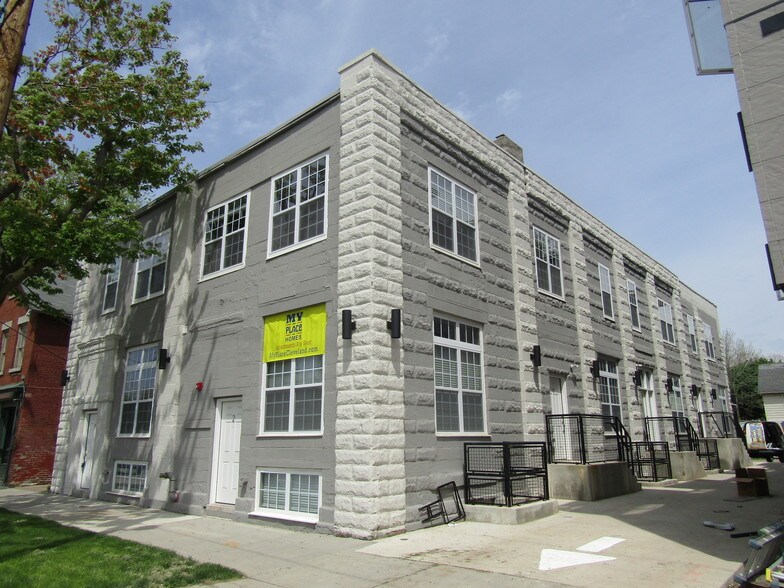 2097 Columbus Rd, Cleveland, OH à vendre - Photo de l’immeuble – Image 2 sur 8