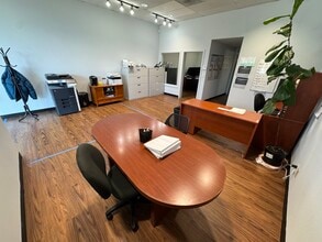 12815 Canyon Rd E, Puyallup, WA à louer Photo intérieure– Image 2 sur 9