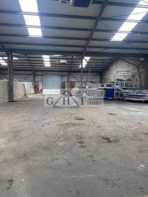 Industriel/Logistique dans Servon à louer Photo de l’immeuble– Image 1 sur 4