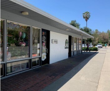 370 W Sierra Madre Blvd, Sierra Madre, CA à louer Photo principale– Image 1 sur 78