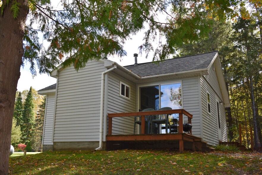 W18070 County Rd, Germfask, MI à vendre - Photo de l’immeuble – Image 3 sur 10
