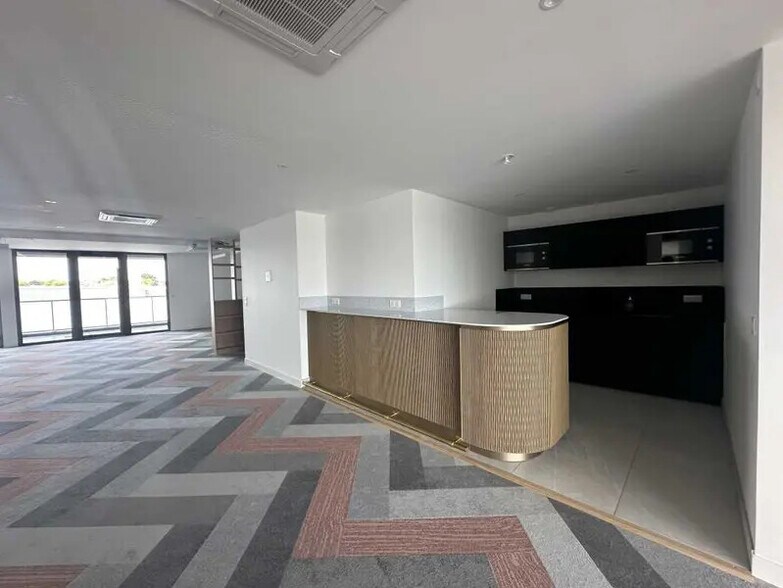 Bureau dans Talence à vendre - Photo de l’immeuble – Image 2 sur 7