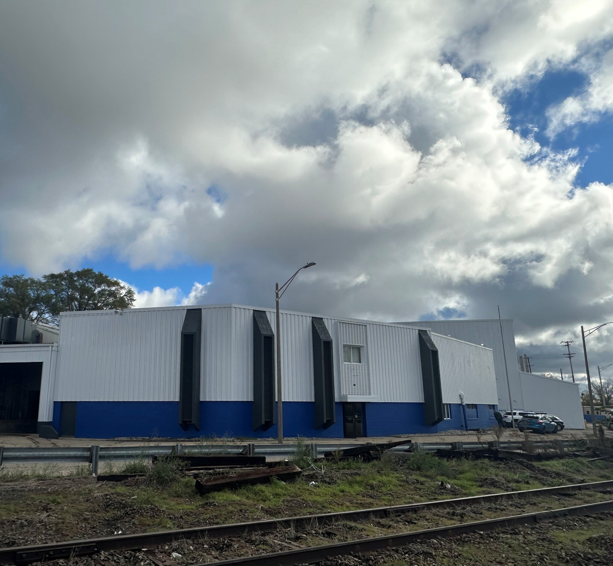 2200 Olds Ave, Lansing, MI à vendre Photo de l’immeuble– Image 1 sur 6