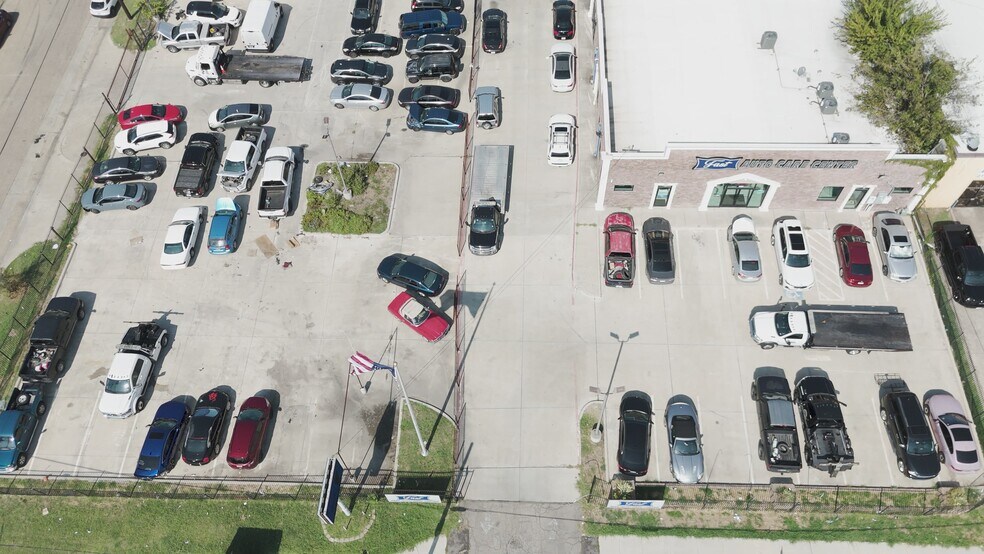4001 S Buckner Blvd, Dallas, TX à vendre - Vidéo sur l’annonce professionnelle – Image 2 sur 27