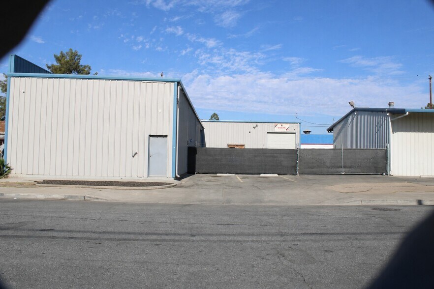 1407 34th St, Bakersfield, CA à vendre - Photo de l’immeuble – Image 2 sur 5
