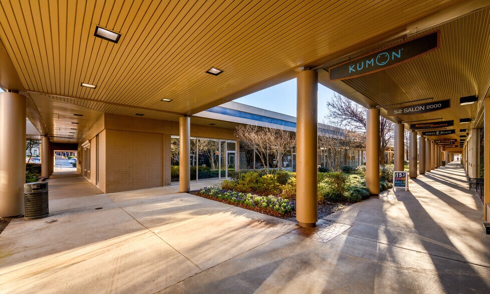 1544 Piedmont Rd NE, Atlanta, GA à louer - Photo de l’immeuble – Image 2 sur 4
