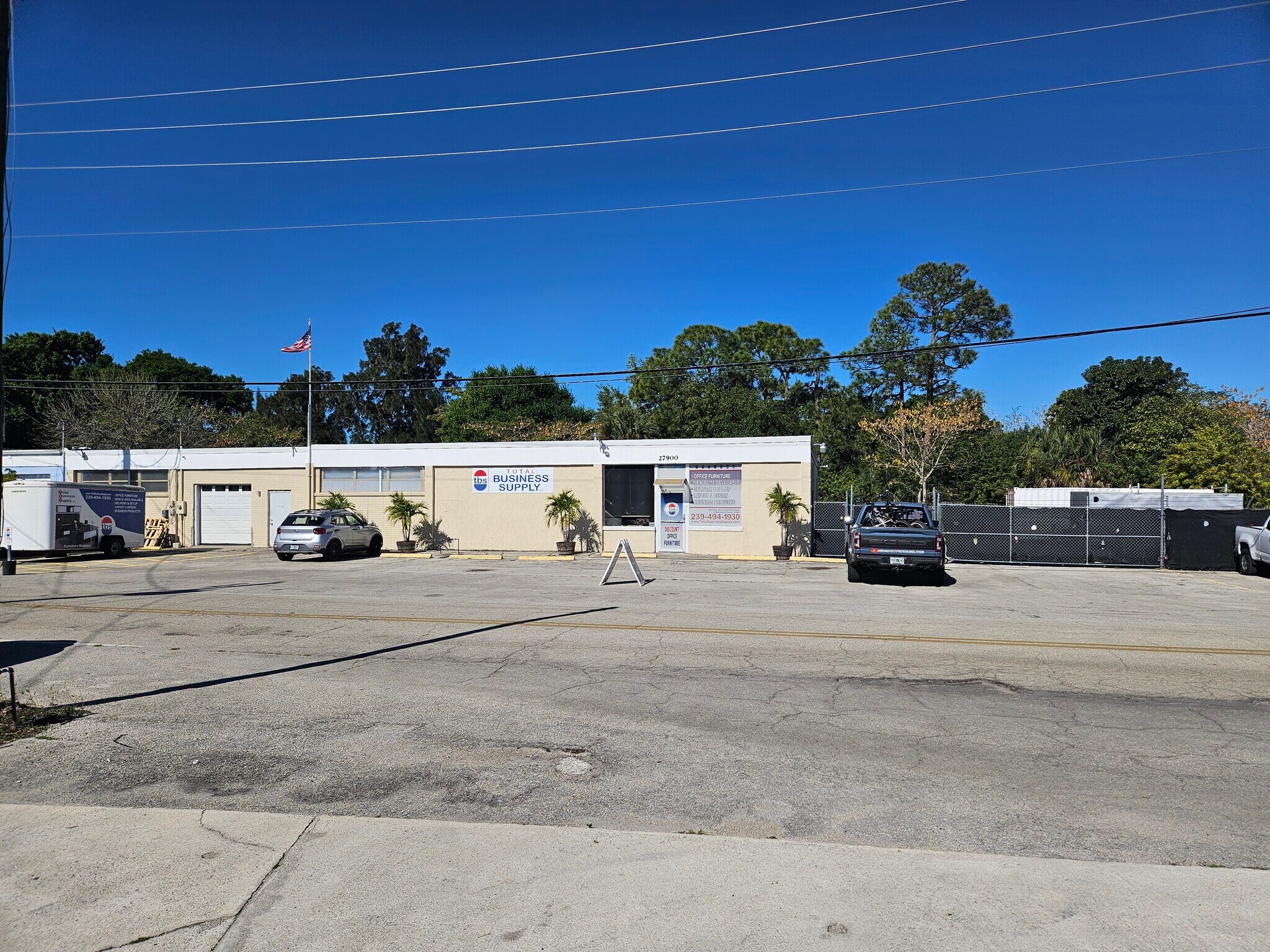 27900 Industrial St, Bonita Springs, FL à vendre Photo principale– Image 1 sur 18