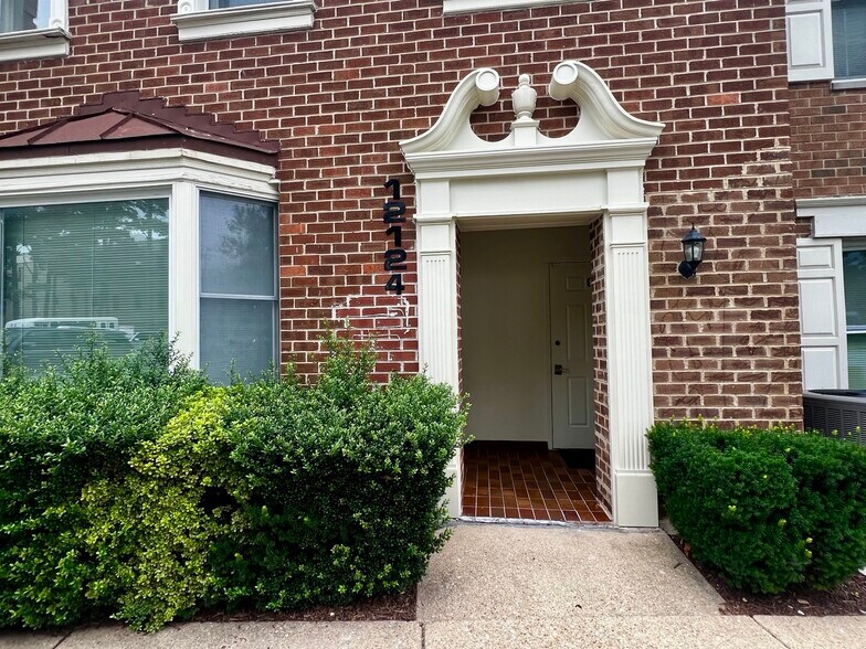 12100-12128 Heritage Park Cir, Silver Spring, MD à vendre - Photo de l’immeuble – Image 1 sur 25