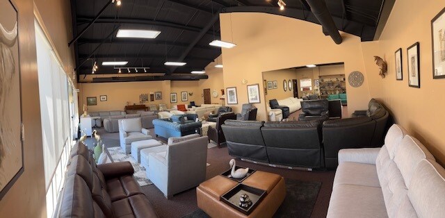 1043 Lenoir Rhyne Blvd, Hickory, NC à louer - Photo de l’immeuble – Image 2 sur 8