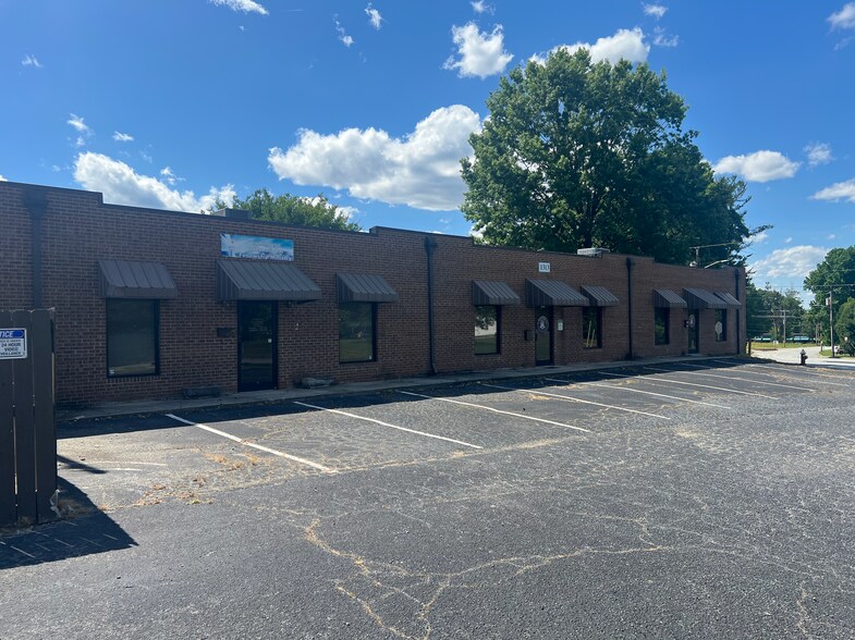 203 E Lexington Ave, High Point, NC à louer - Photo de l’immeuble – Image 3 sur 8