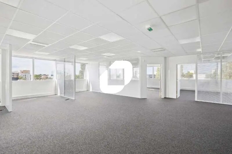 23 Avenue Louis Bréguet, Vélizy-Villacoublay à louer - Photo de l’immeuble – Image 2 sur 12