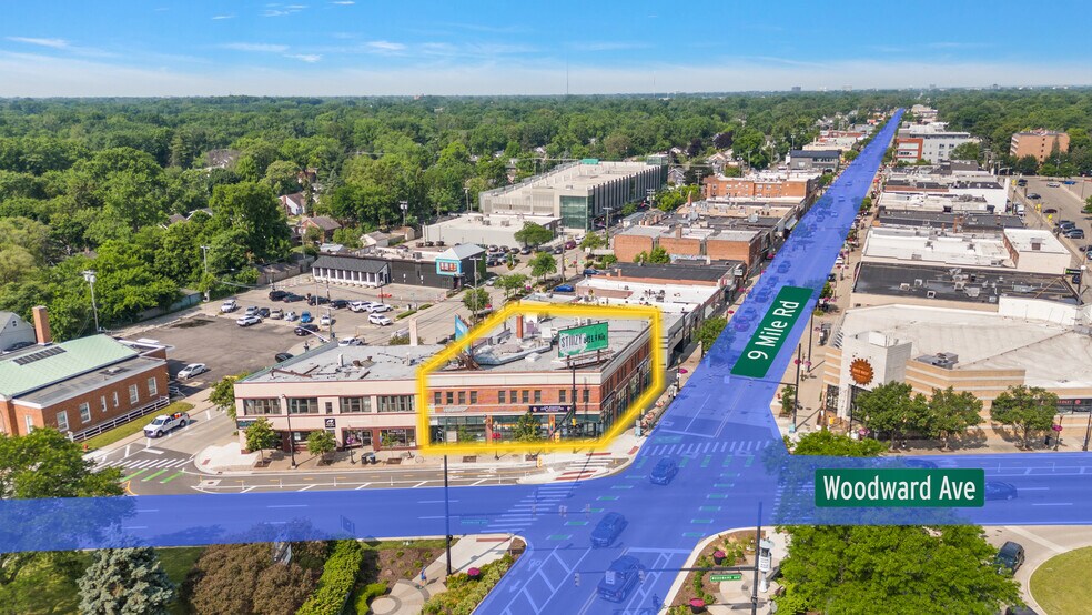 22757 Woodward Ave, Ferndale, MI à louer - Photo de l’immeuble – Image 2 sur 3