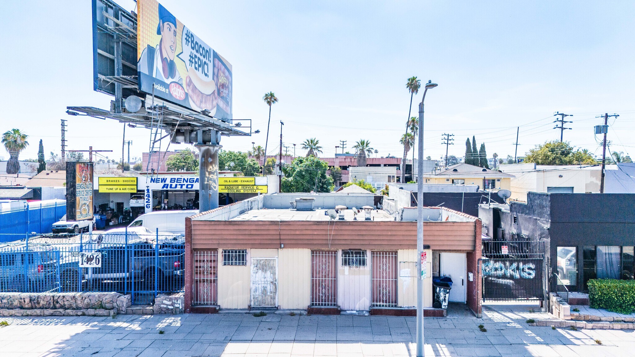 1430 S La Brea Ave, Los Angeles, CA à vendre Photo de l’immeuble– Image 1 sur 8