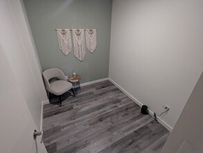 6150 Valley Way, Niagara Falls, ON à louer Photo intérieure– Image 2 sur 6