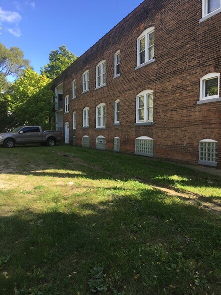 3421 E 119th St, Cleveland, OH à vendre - Photo de l’immeuble – Image 2 sur 28