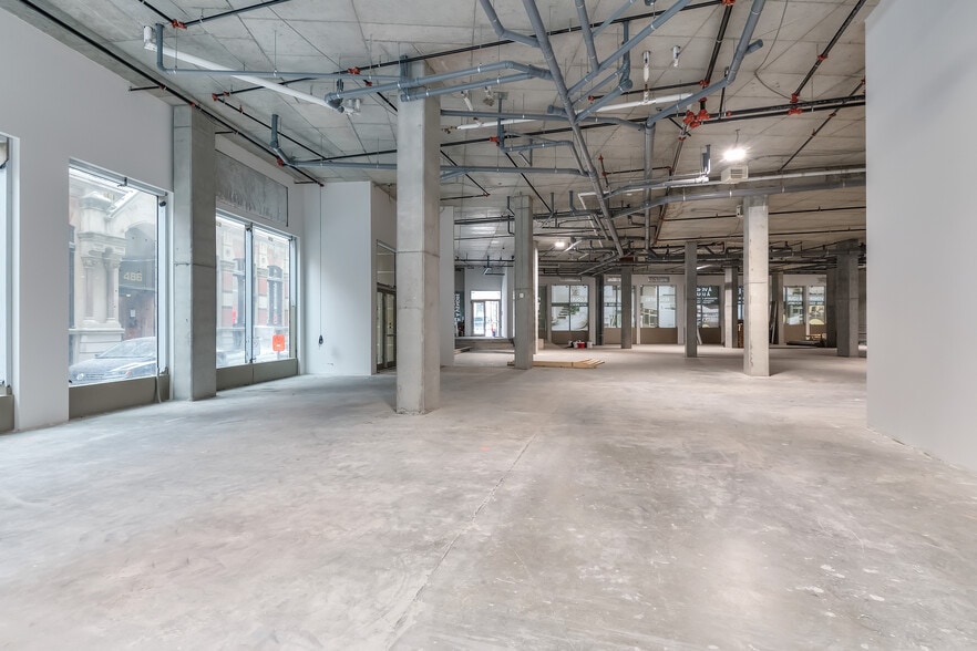 240 Notre-Dame Street W, Montréal, QC à louer - Photo intérieure – Image 3 sur 5