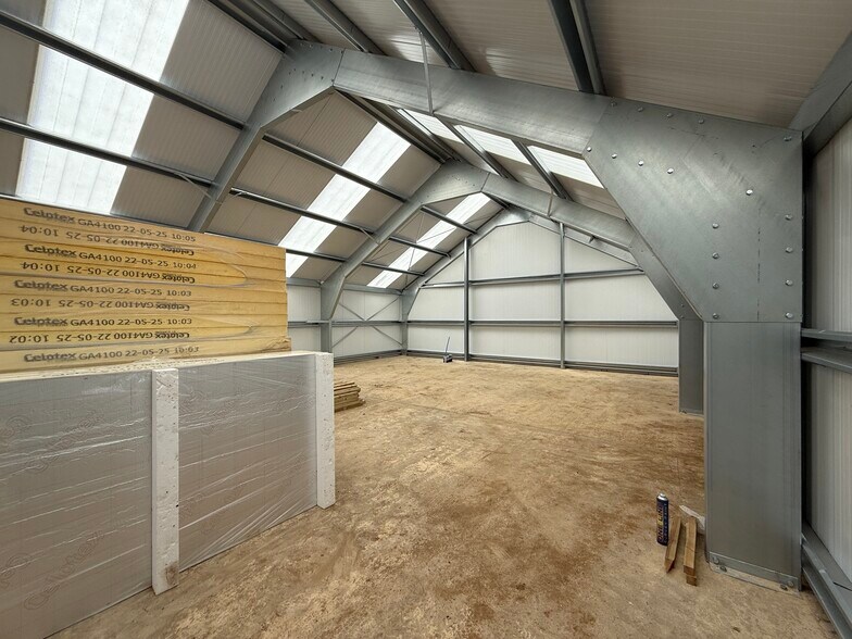 Unit 10 Hatfield, North Mymms à louer - Photo de l’immeuble – Image 3 sur 4