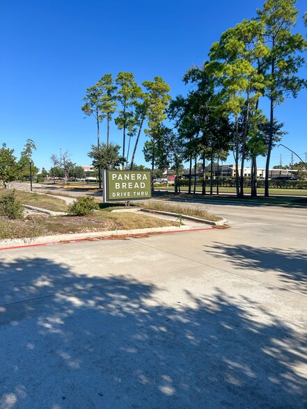 3548 Rayford Rd, Spring, TX à louer - Photo de l’immeuble – Image 3 sur 5