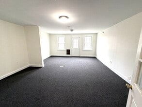 129 Main St, Old Saybrook, CT à louer Photo intérieure– Image 2 sur 2