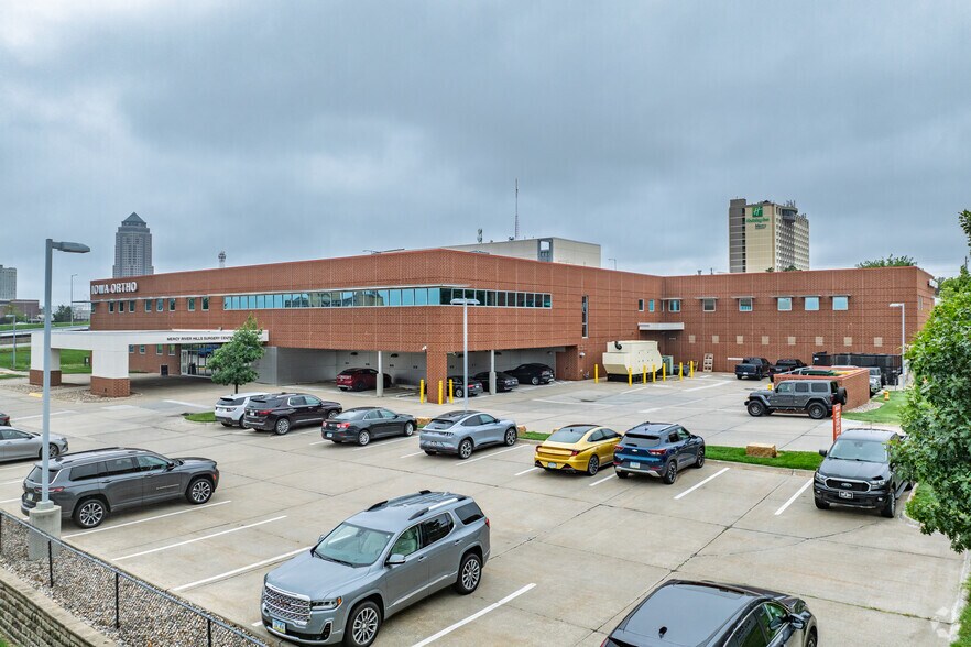 450 Laurel St, Des Moines, IA à louer - Photo de l’immeuble – Image 2 sur 6